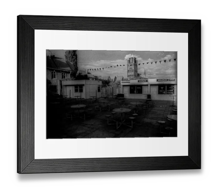 Framed Print : GDR, Stralsund, 23. 09. 1988, snack centre in Stralsund