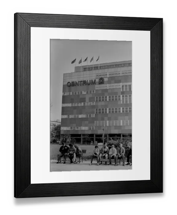 Framed Print : Germany, Berlin, 01.05.1988, Centrum Warenhaus am Ostbahnhof