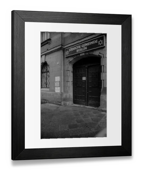 Framed Print : GDR, Berlin, 10.5.1989, Oranienburger Strasse