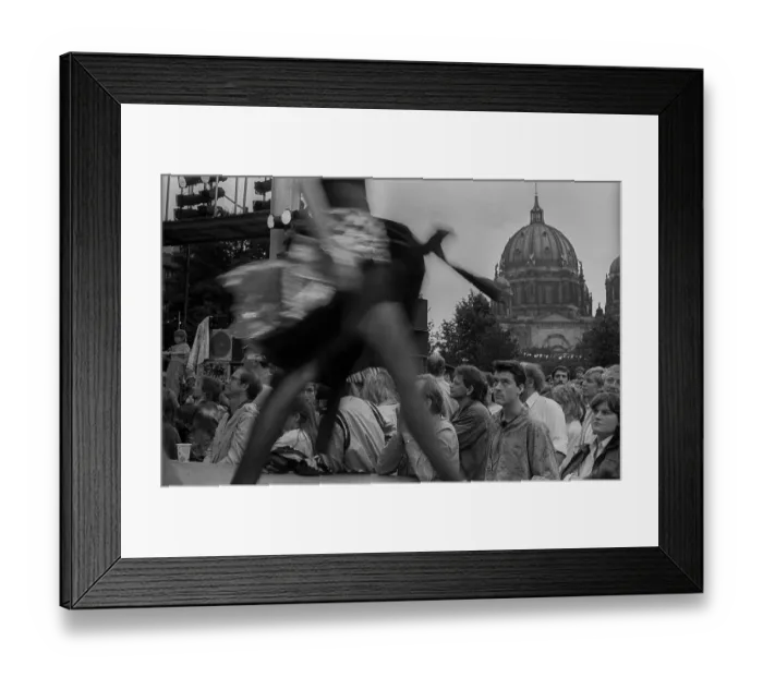 Framed Print : GDR, Berlin, 17.7.1988, Festival in Monbijoupark Fashion Show