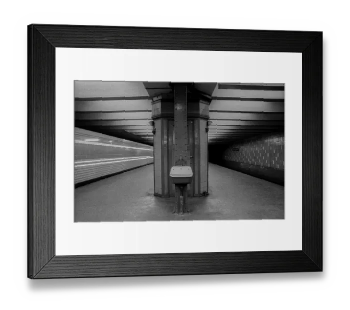 Framed Print : GDR, Berlin, 19.03.1989, Senefelderplatz underground station Framed Print : GDR, Berlin, 19.03.1989, Senefelderplatz underground station