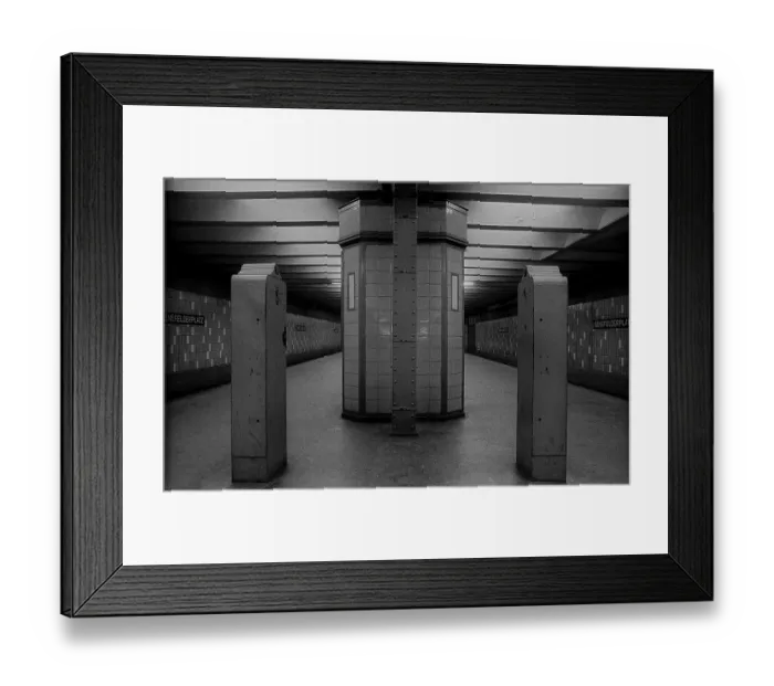 Framed Print : GDR, Berlin, 19.03.1989, Senefelderplatz underground station Framed Print : GDR, Berlin, 19.03.1989, Senefelderplatz underground station