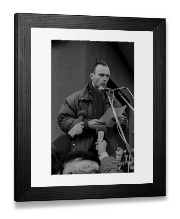 Framed Print : GDR, Berlin, 19.11.1989, demonstration on 19 November 89: rally on Alexanderplatz Framed Print : GDR, Berlin, 19.11.1989, demonstration on 19 November 89: rally on Alexanderplatz