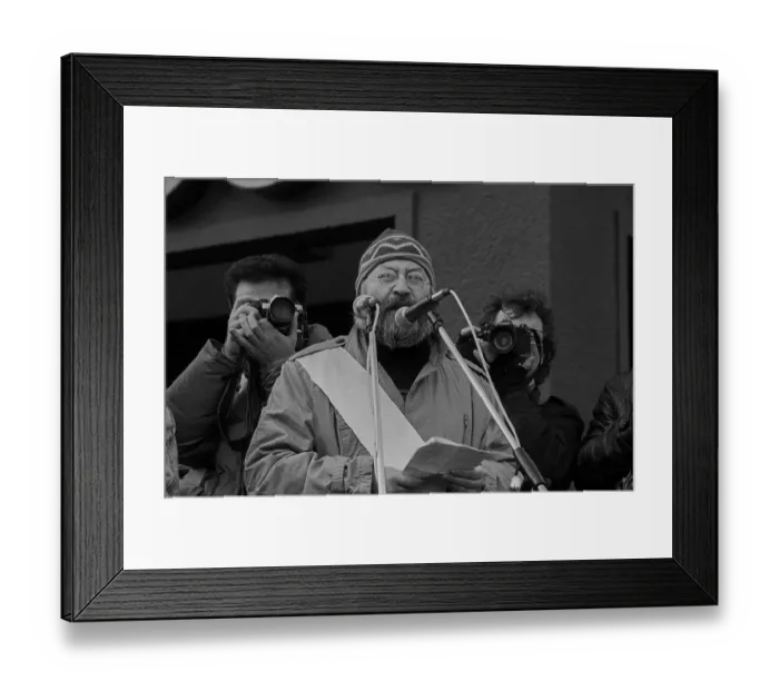 Framed Print : GDR, Berlin, 19.11.1989, demonstration on 19 November 89: rally on Alexanderplatz