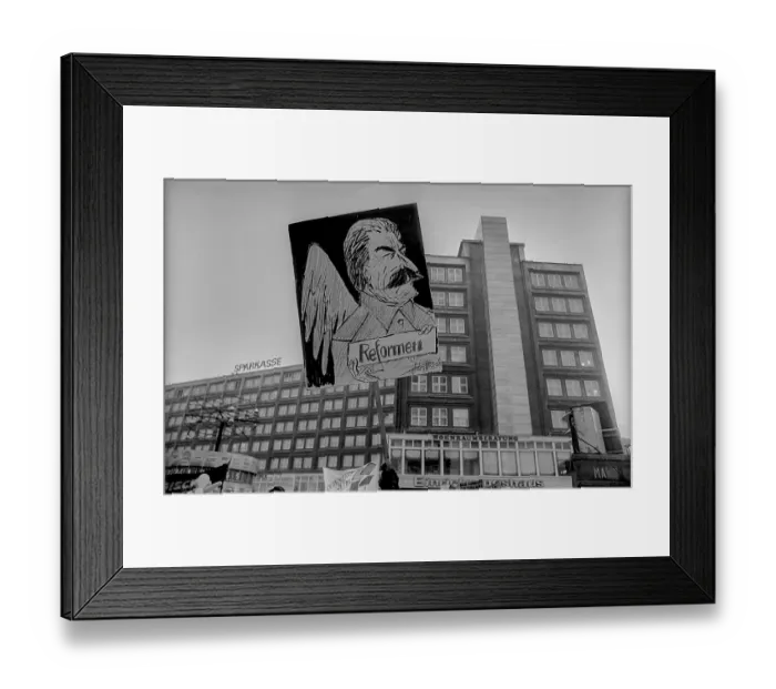 Framed Print : GDR, Berlin, 19.11.1989, demonstration on 19 November 89: rally on Alexanderplatz