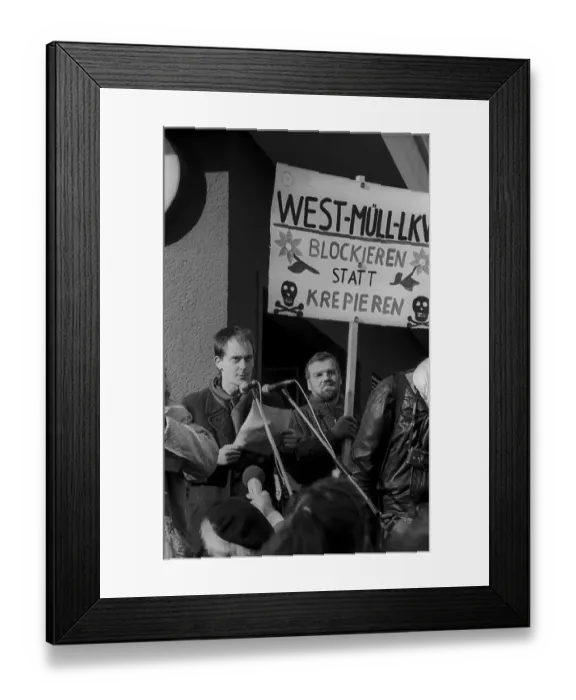 Framed Print : GDR, Berlin, 19.11.1989, demonstration on 19 November 89: rally on Alexanderplatz