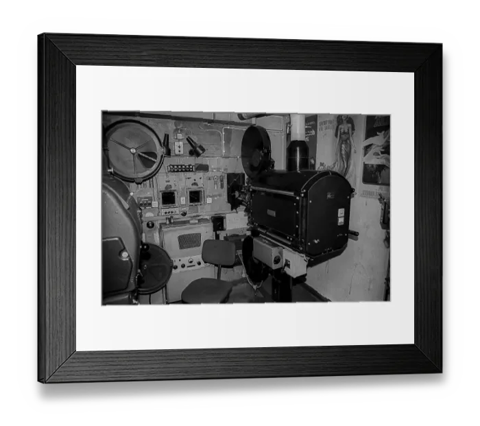 Framed Print : West Berlin, 21.1.1990, Schlueter cinema in Schlueterstrasse