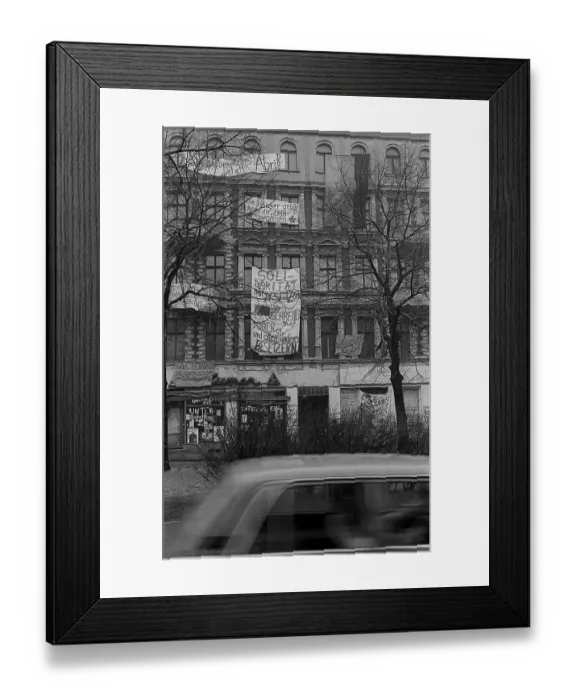 Framed Print : GDR, Berlin, 8.1.1990, first squatted house in East Berlin in Schoenhauser Allee