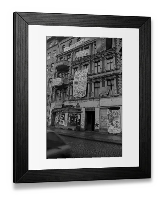 Framed Print : GDR, Berlin, 8.1.1990, first squatted house in East Berlin in Schoenhauser Allee