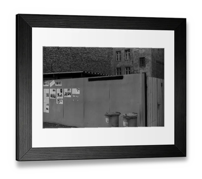Framed Print : GDR, Berlin, 8.1.1990, fence in Mulackstrasse Framed Print : GDR, Berlin, 8.1.1990, fence in Mulackstrasse