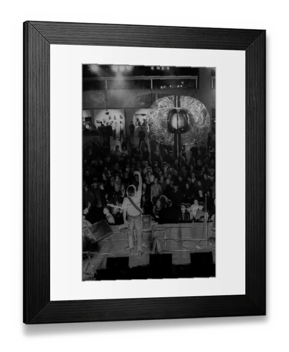 Framed Print : GDR, Berlin, 26.1.1990, Palast total