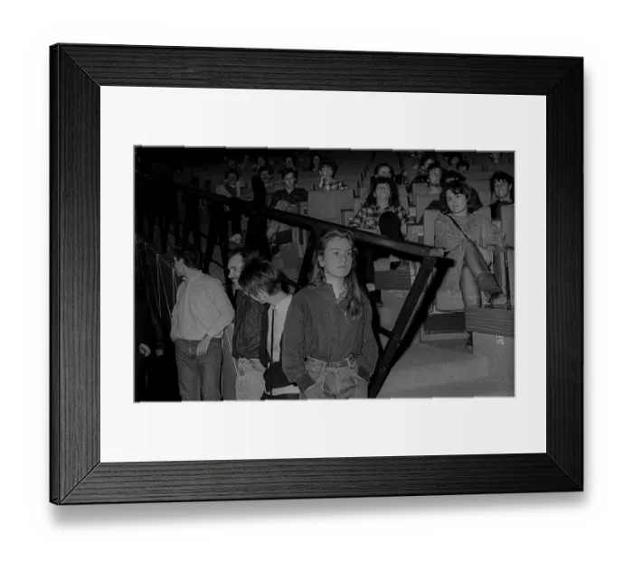 Framed Print : GDR, Berlin, 26.1.1990, Palast total Framed Print : GDR, Berlin, 26.1.1990, Palast total