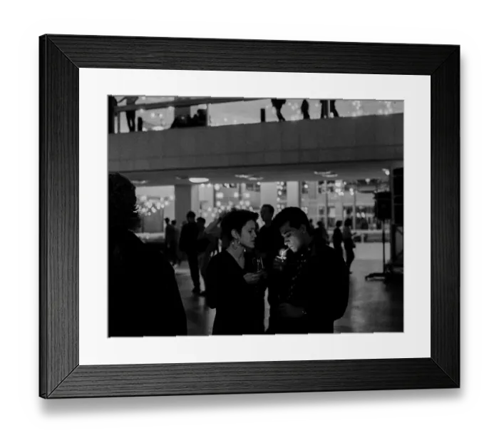 Framed Print : GDR, Berlin, 26.1.1990, Palast total