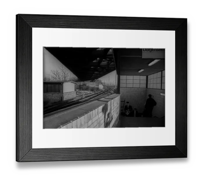Framed Print : GDR, Berlin, 5.2.1990, Rummelsburg depot Framed Print : GDR, Berlin, 5.2.1990, Rummelsburg depot