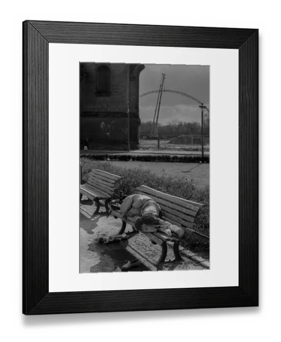 Framed Print : GDR, Berlin, 12.03.1990, homeless person