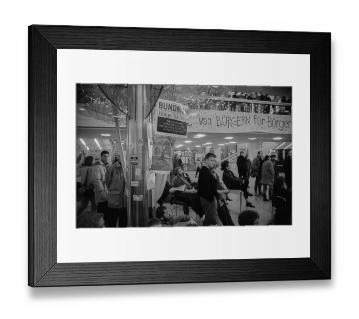 Framed Print : GDR, Berlin, 04.03.1990, demand for cultural use Framed Print : GDR, Berlin, 04.03.1990, demand for cultural use