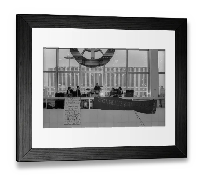 Framed Print : GDR, Berlin, 04.03.1990, demand for cultural use