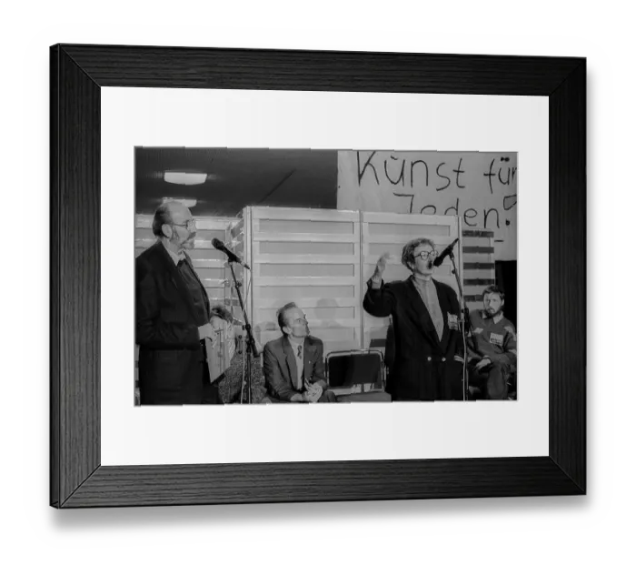 Framed Print : GDR, Berlin, 04.03.1990, demand for cultural use