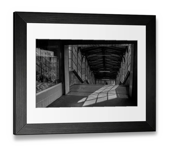 Framed Print : GDR, Berlin, 24.04.1990, underground station Gesundbrunnen