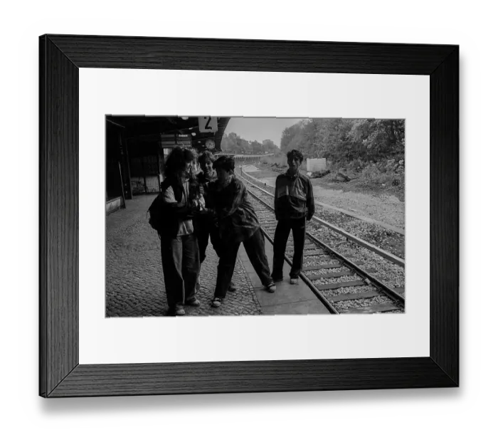 Framed Print : GDR, Berlin, 22.04.1990, young people on the platform of the Humboldthain S-Bahn station Framed Print : GDR, Berlin, 22.04.1990, young people on the platform of the Humboldthain S-Bahn station