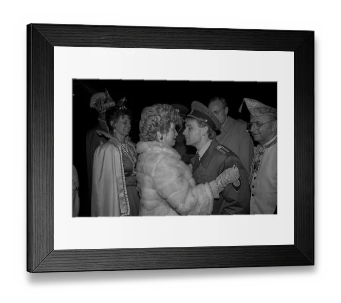 Framed Print : GDR, Berlin, 12.02.1990, jesters and border soldiers (NVA)