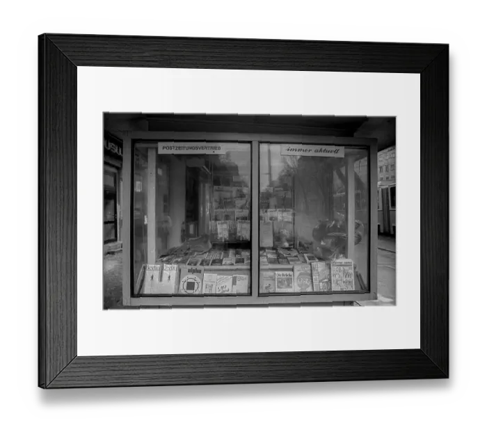 Framed Print : GDR, Berlin, 07.03.1990, newspaper kiosk in Kastanienallee