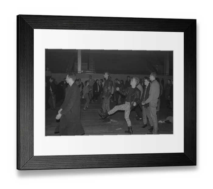 Framed Print : GDR, Berlin, 12.02.1990, Political Festival in the Werner-Seelenbinder-Halle