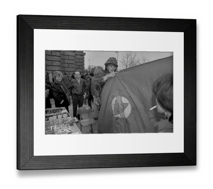 Framed Print : GDR, Berlin, 22.02.1990, SED, flag Framed Print : GDR, Berlin, 22.02.1990, SED, flag