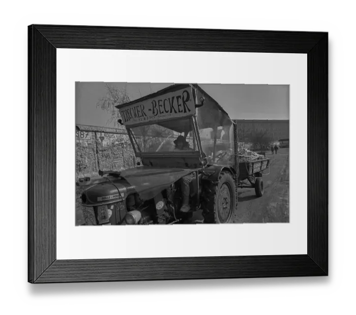 Framed Print : GDR, Berlin, 16.03.1990, Wall at Potsdamer Platz