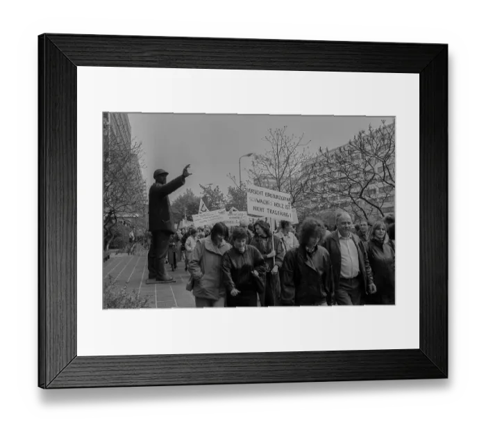 Framed Print : GDR, Berlin, 19.04.1990, demonstration in front of IHB (Ingenieurhochbau)