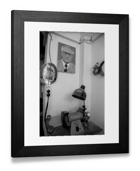 Framed Print : Germany, Berlin, 23 June 1991, Lichtenberg District Court (right next to the Normannenstrasse Stasi headquarters) Framed Print : Germany, Berlin, 23 June 1991, Lichtenberg District Court (right next to the Normannenstrasse Stasi headquarters)