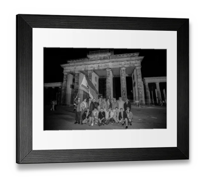 Framed Print : Germany, Berlin, 22 June 1991, the capital decision (for Berlin) is celebrated at the Brandenburg Tor tor Framed Print : Germany, Berlin, 22 June 1991, the capital decision (for Berlin) is celebrated at the Brandenburg Tor tor