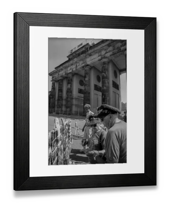 Framed Print : Germany, Berlin, 08.07.1991, American tourists at the Brandenburg Tor Framed Print : Germany, Berlin, 08.07.1991, American tourists at the Brandenburg Tor
