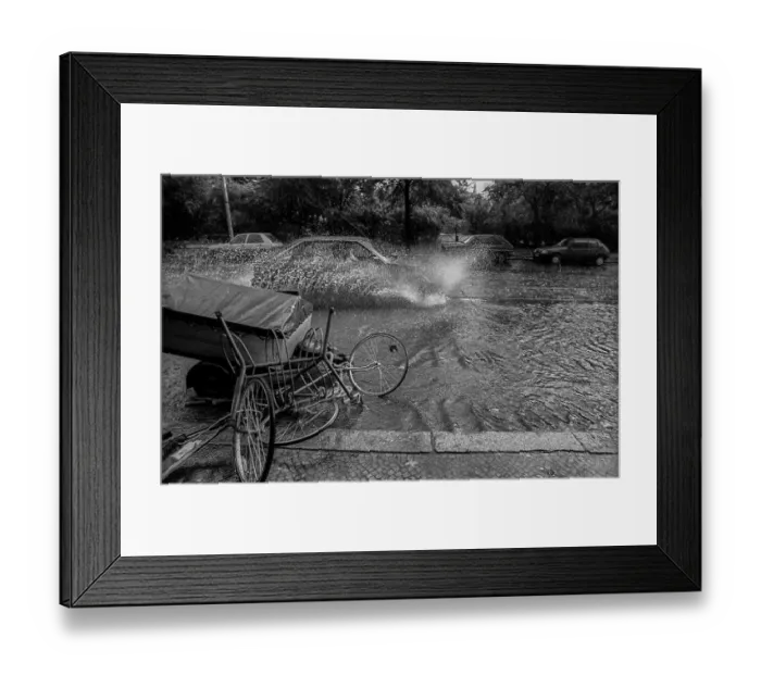 Framed Print : Germany, Berlin, 08.07.1991, thunderstorm in Oranienburger Strasse