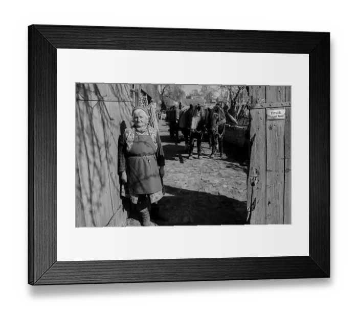 Framed Print : Germany, Werder, 29.03.1991, elderly farmer's wife in Werder