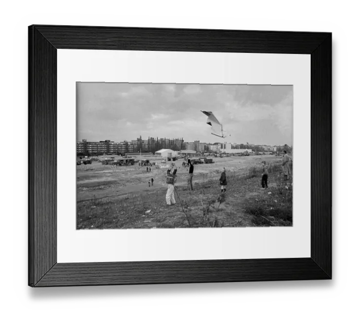 Framed Print : Germany, Berlin, 07.04.1991, Mauerpark