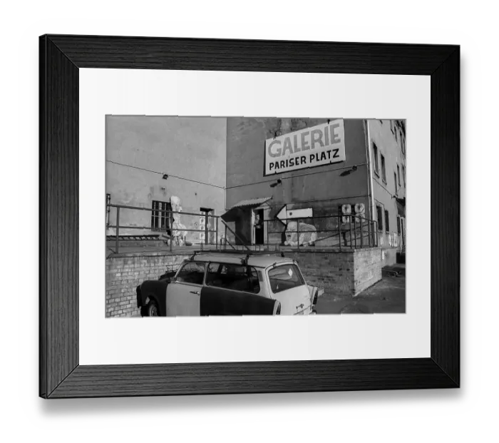 Framed Print : Germany, Berlin, 19 May 1991, Galerie am Pariser Platz