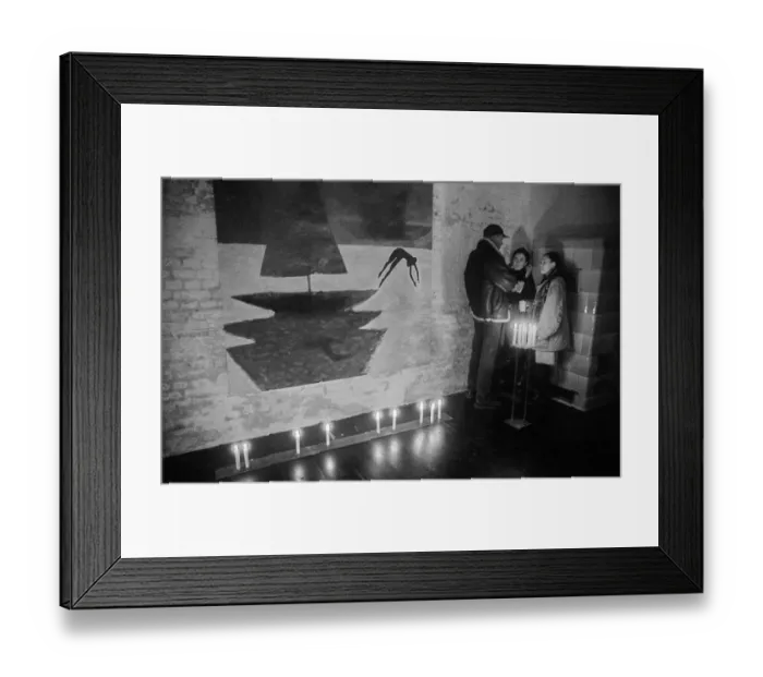 Framed Print : Germany, Berlin, 17.01.1991, Vernissage in the gallery Knaack 90
