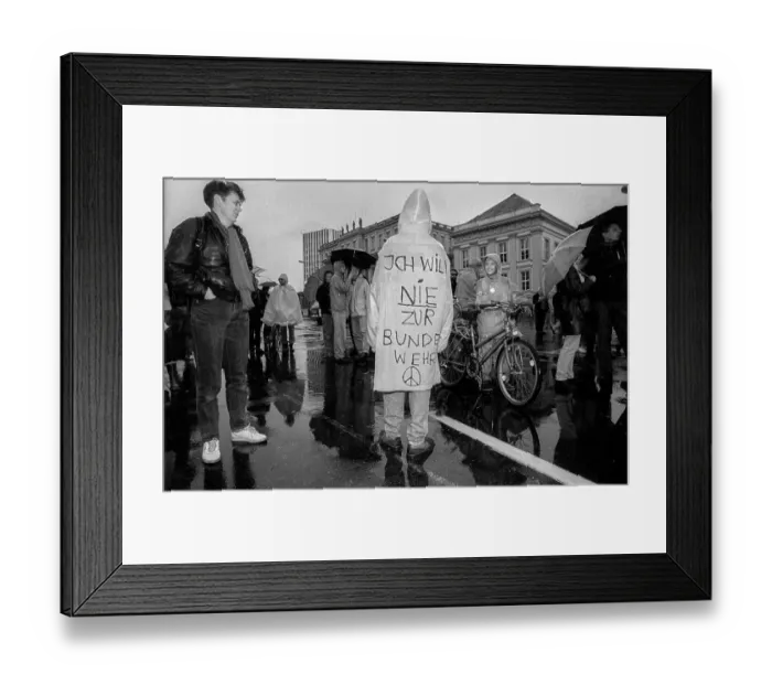 Framed Print : Germany, Berlin, 17 November 1990 Framed Print : Germany, Berlin, 17 November 1990