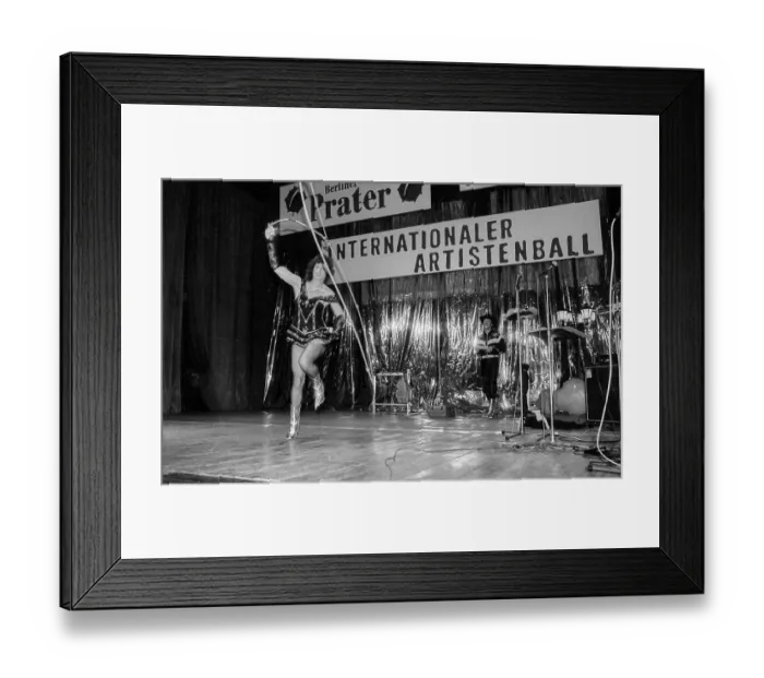 Framed Print : Germany, Berlin, 07.11.1990, International Artists Ball