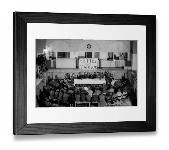 Framed Print : Germany, Berlin, 24 November 1990
