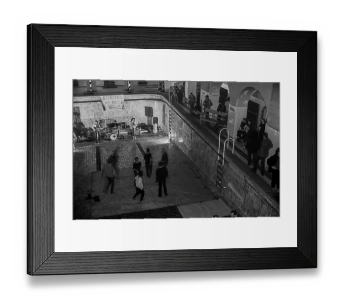 Framed Print : Germany, Berlin, 24 November 1990