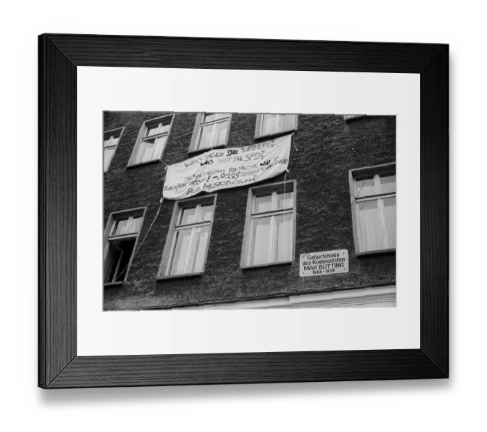 Framed Print : Germany, Berlin, 2 November 1990 Framed Print : Germany, Berlin, 2 November 1990