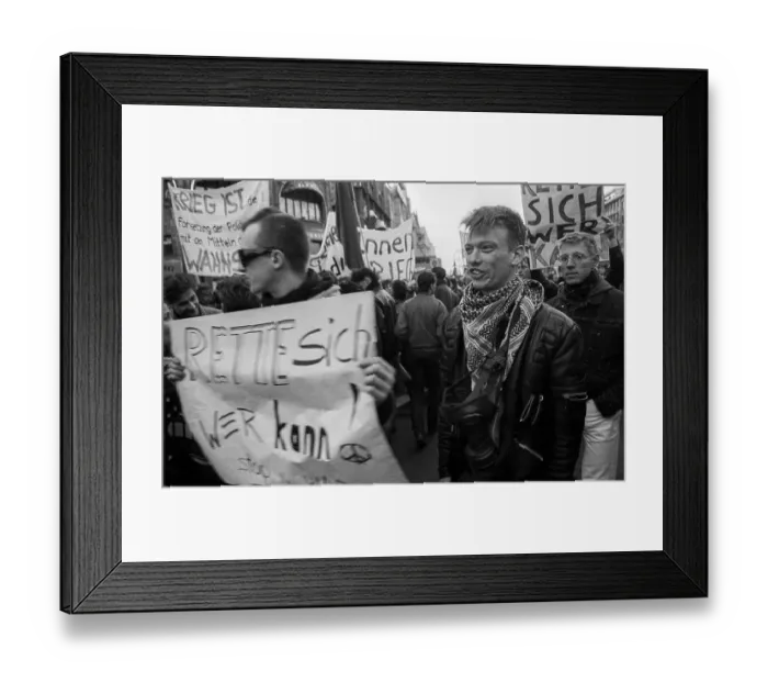 Framed Print : Germany, Berlin, 13.01.1991, Demo against the Gulf War on the Ku'damm Framed Print : Germany, Berlin, 13.01.1991, Demo against the Gulf War on the Ku'damm
