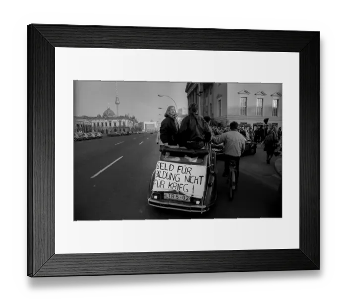 Framed Print : Germany, Berlin, 16 January 1991 Framed Print : Germany, Berlin, 16 January 1991
