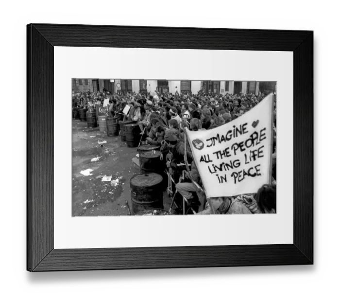 Framed Print : Germany, Berlin, 19.01.1991, Demo against Gulf War Framed Print : Germany, Berlin, 19.01.1991, Demo against Gulf War