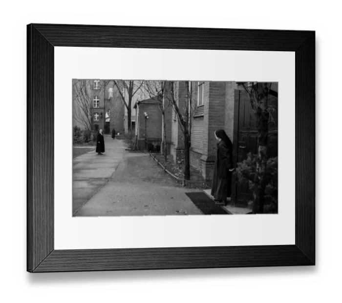Framed Print : Germany, Berlin, 04.01.1991, Josefsheim in der Pappelallee