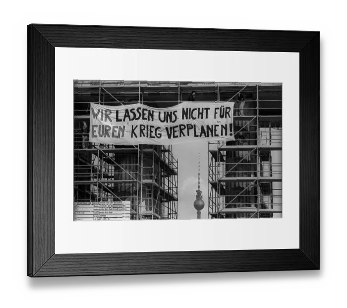 Framed Print : Germany, Berlin, 23 September 1990 Framed Print : Germany, Berlin, 23 September 1990
