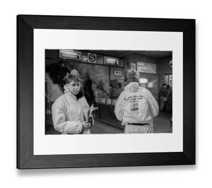 Framed Print : Germany, Berlin, 28.01.1991, the courier is being sold Framed Print : Germany, Berlin, 28.01.1991, the courier is being sold