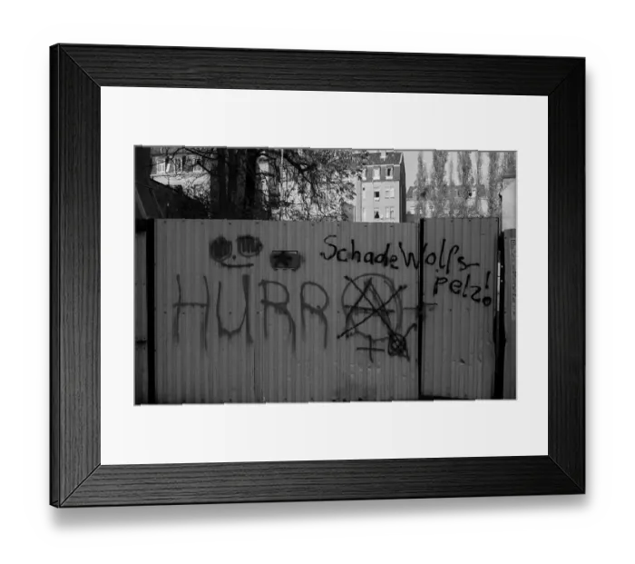 Framed Print : Germany, Dresden, 19.10.1990, Neustadt Framed Print : Germany, Dresden, 19.10.1990, Neustadt